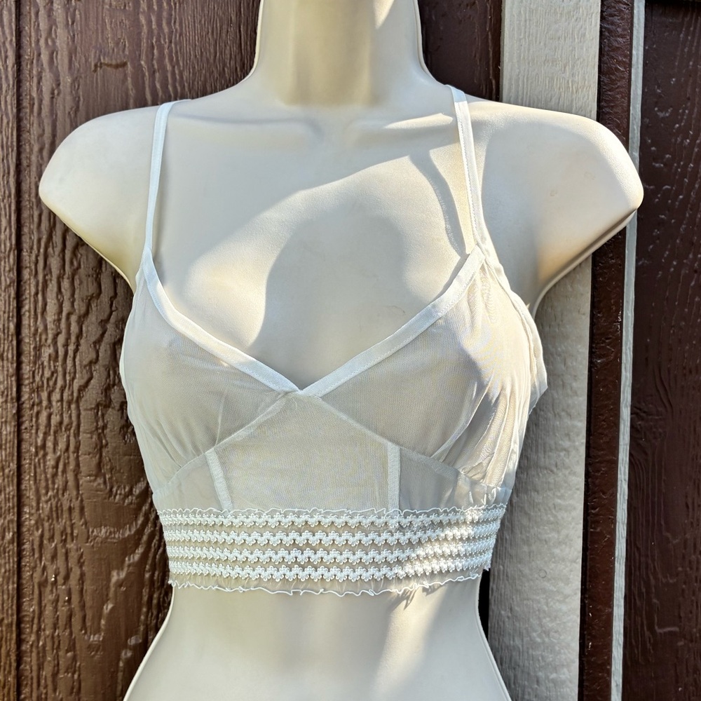 🎉2 for $25🎉POL White Racerback Bralette With Teal Accented Back - NWT - Size S!